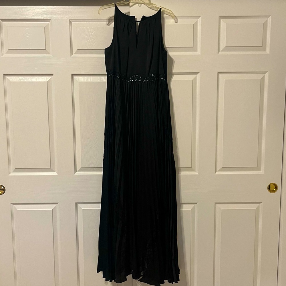 Adrianna Papell size 12 black polyester and lace gown